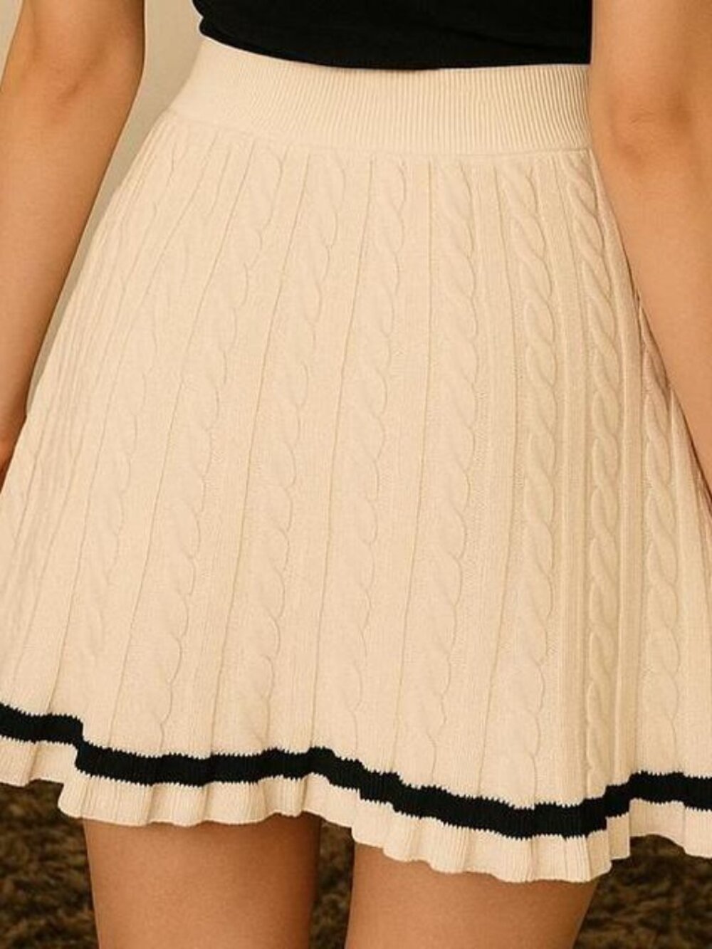 Willow & wind- . Cream and black Willow & Wind knit skirt